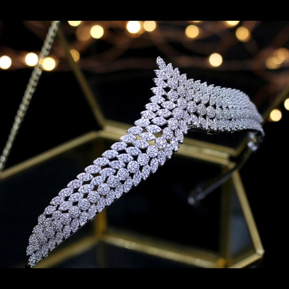 Wedding tiara AAA zirconia brand new